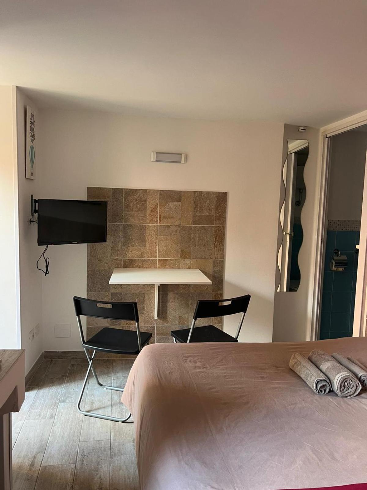 Monolocale Trastevere Locato Per Finalita Turistiche Rzym Zewnętrze zdjęcie