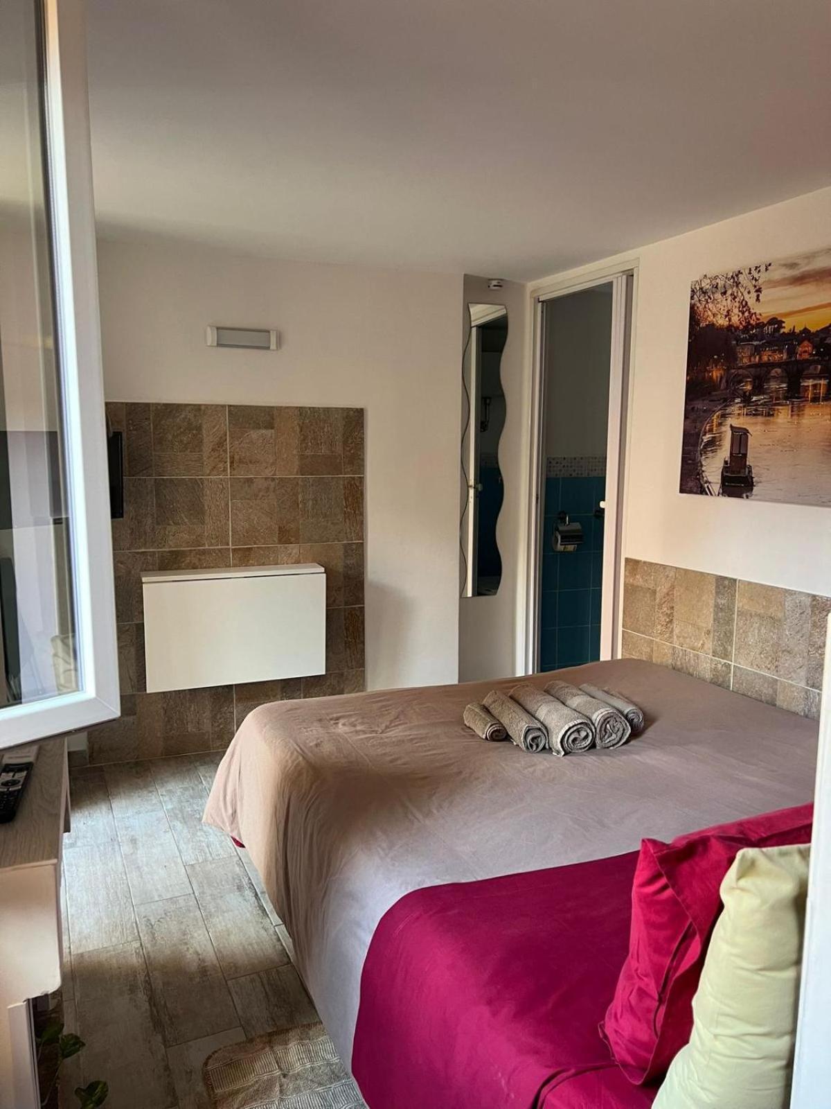 Monolocale Trastevere Locato Per Finalita Turistiche Rzym Zewnętrze zdjęcie